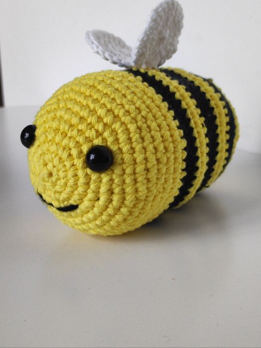 Ręcznie robiona pszczółka / pszczoła / maskotka / amigurumi