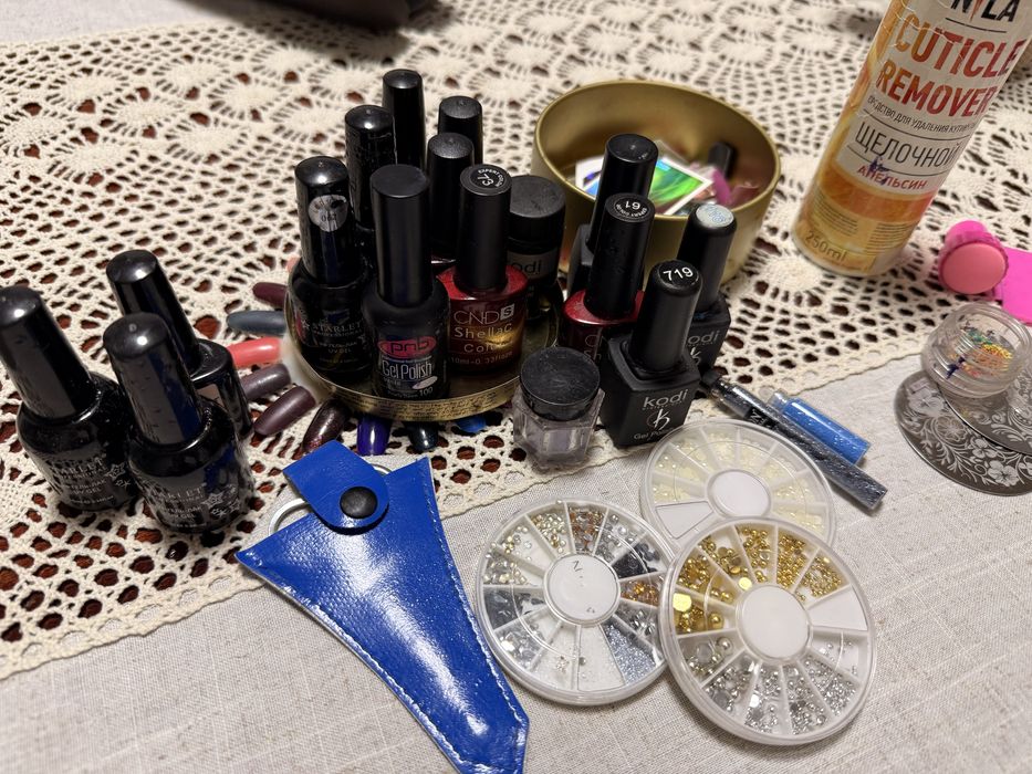 Led лампа та матеріали  для дизайну та лаки