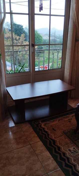 Brown coffee table, like new64585568362881121