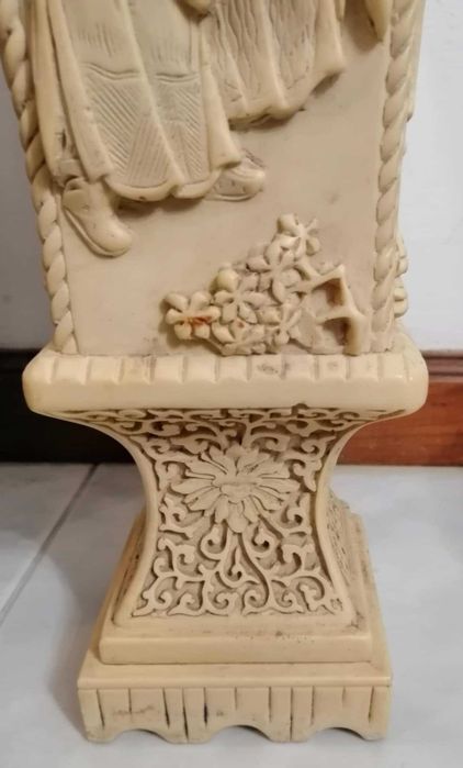 Jarra chinesa em resina - bom estado427870781608437764