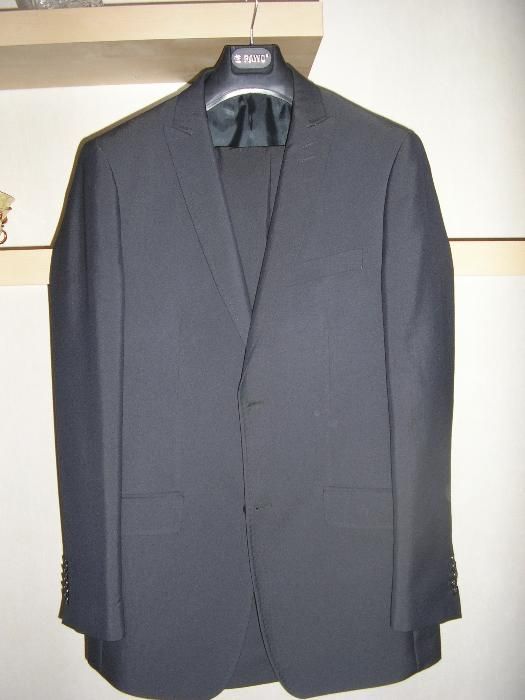Klasyczny męski garnitur sprzedam
