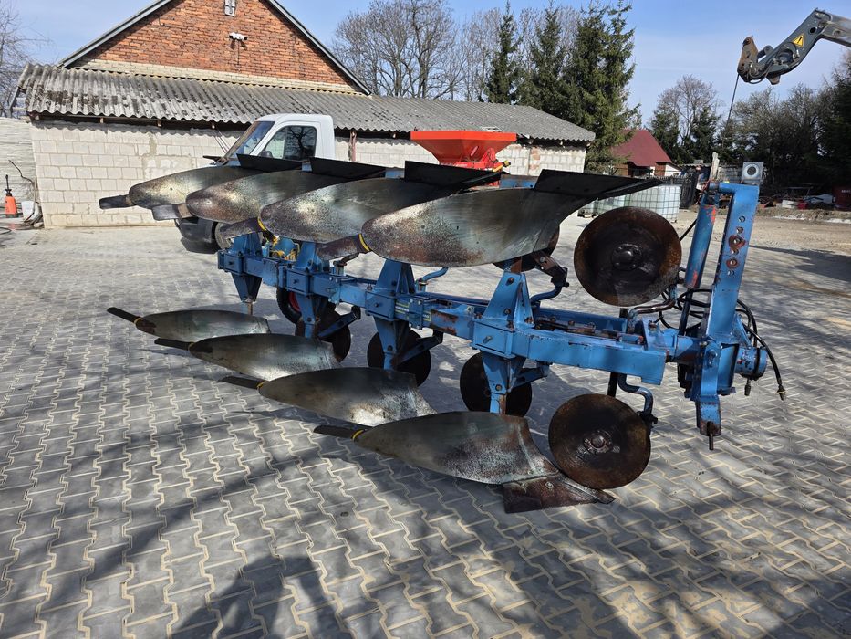 Pług obrotowy overum 4  skibowy 3+1 nie lemken Kverneland maschio
