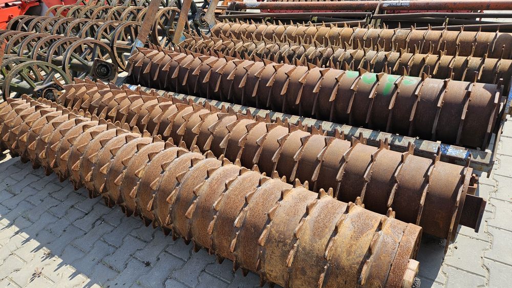 Wał Packera kruszący ciężki kolczasty 4m 2x2m 3m rurowy Guttler 2,5m