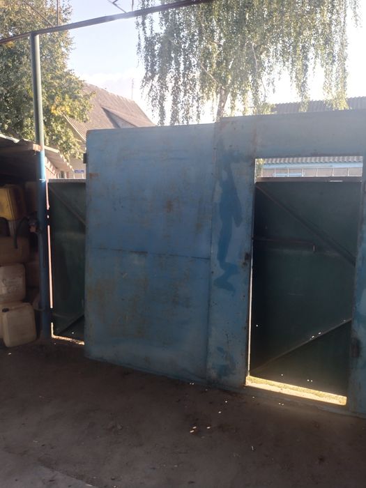 Ворота на гараж.