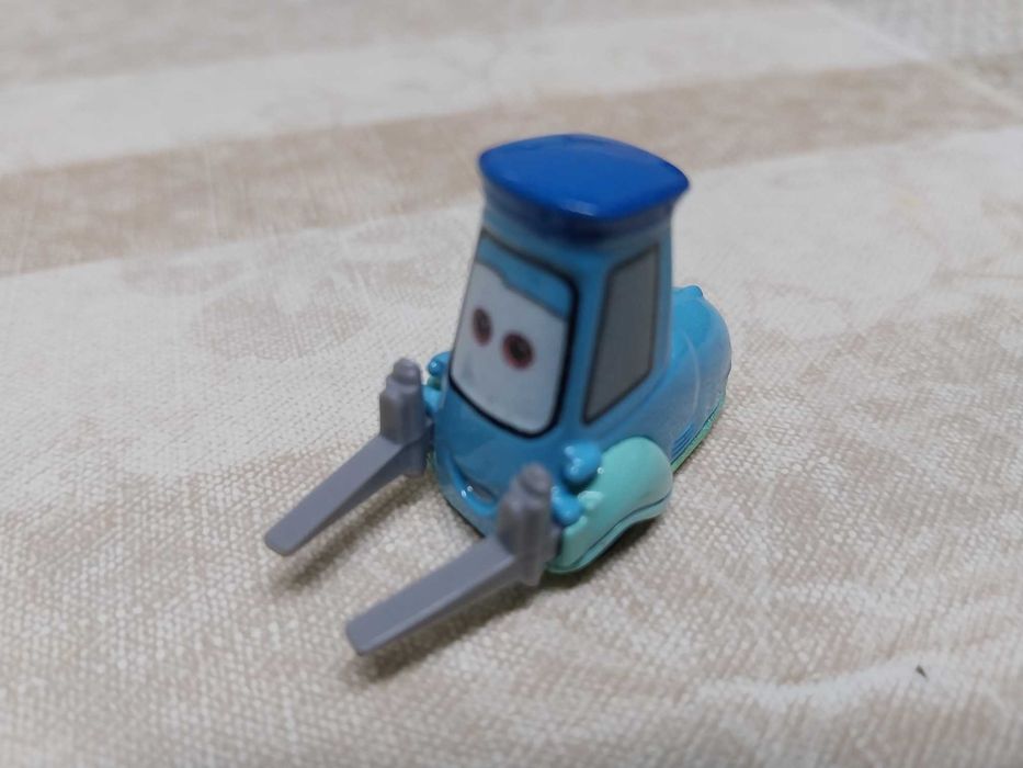 Cars / Disney / Pixar – GUIDO