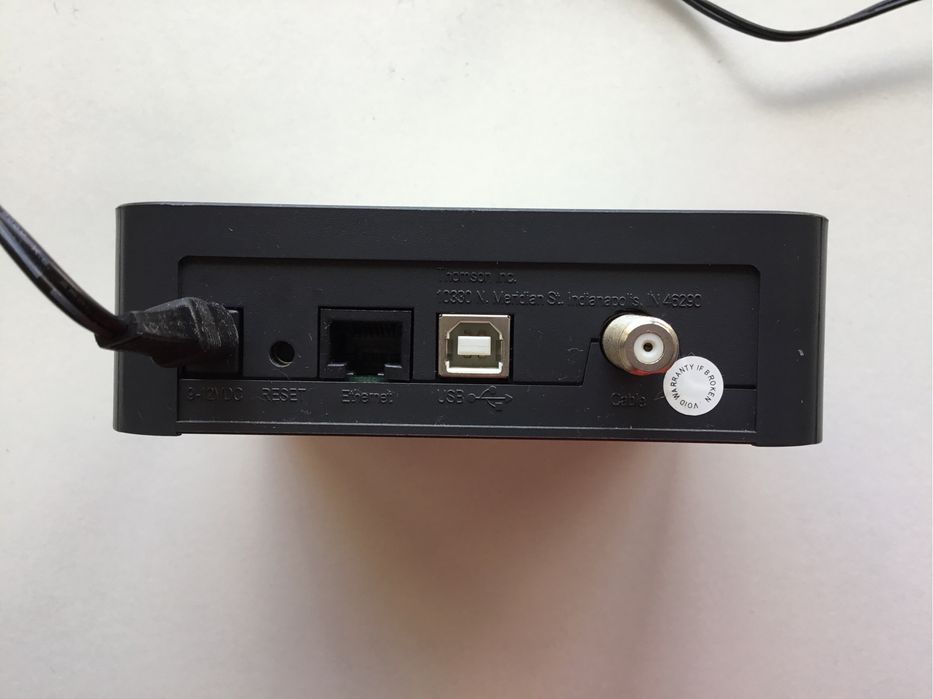 Modem Thomson modelo TCM 425425766650790563841