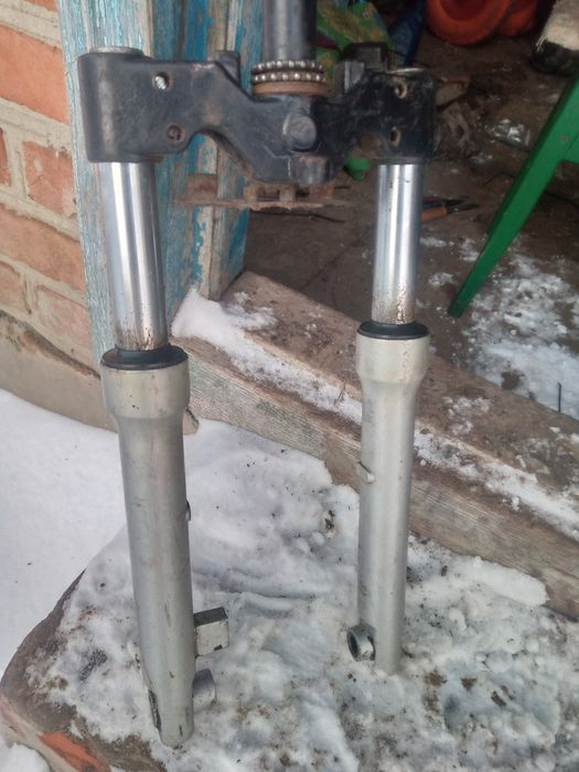 Продам вилку в ІДЕАЛЬНОМУ СТАНІ на скутер Китай або Хонда діо