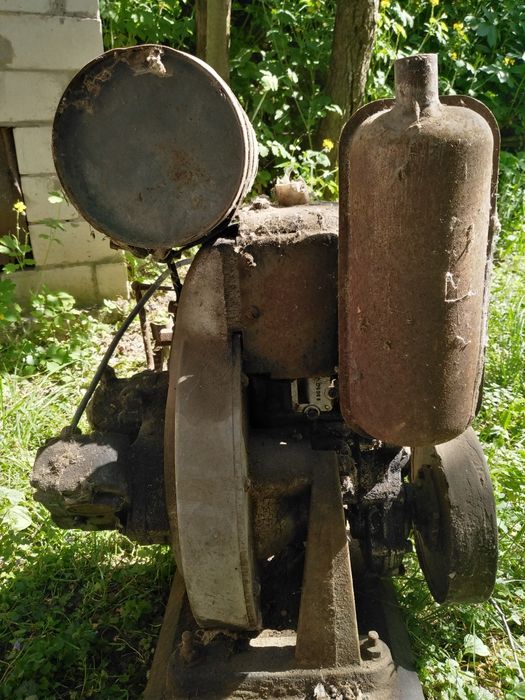 Двигун д 300  в робочому стані