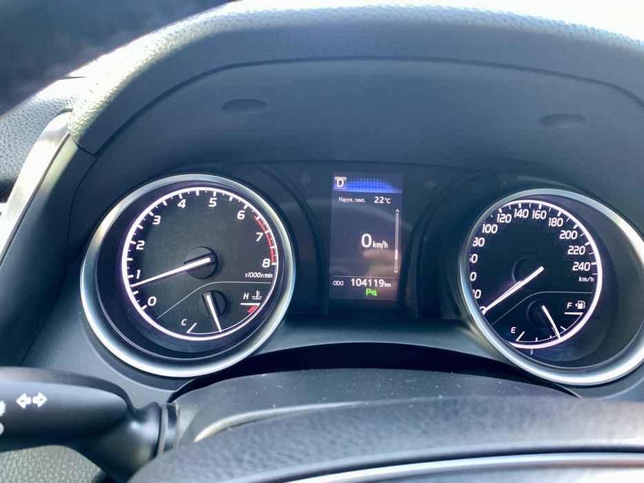 Toyota Camry Official  комплектація Elegant