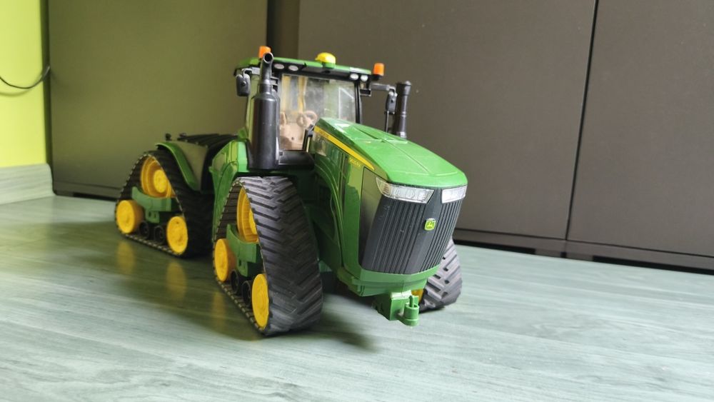 Bruder traktor John Deere 9RX