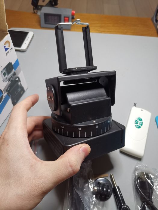 Тримач телефону поворотний на радіоуправлінні