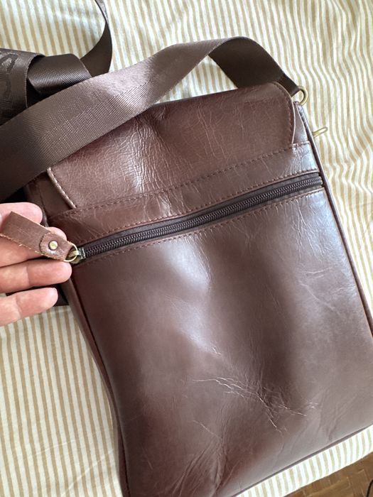 Mala de Ombro em Pele Genuína Castanha | Crossbody Masculina Multicompartimentos