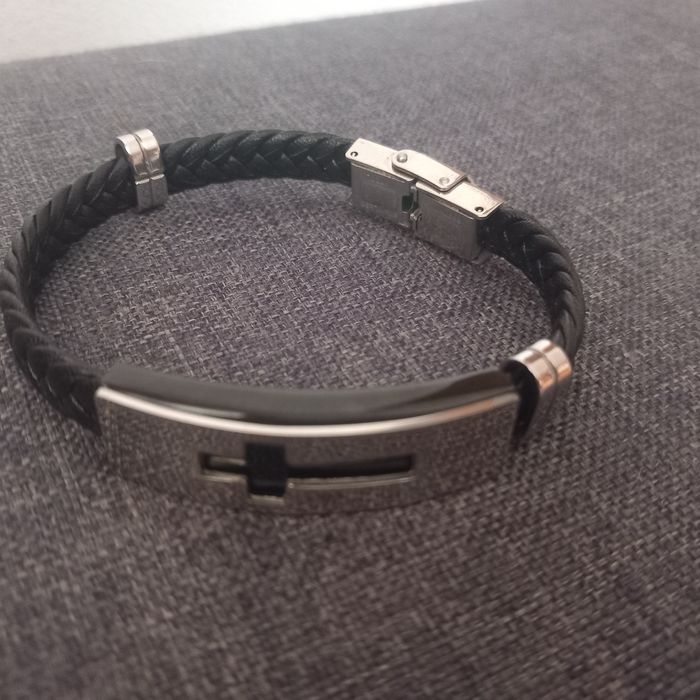 Pulseira couro e aço