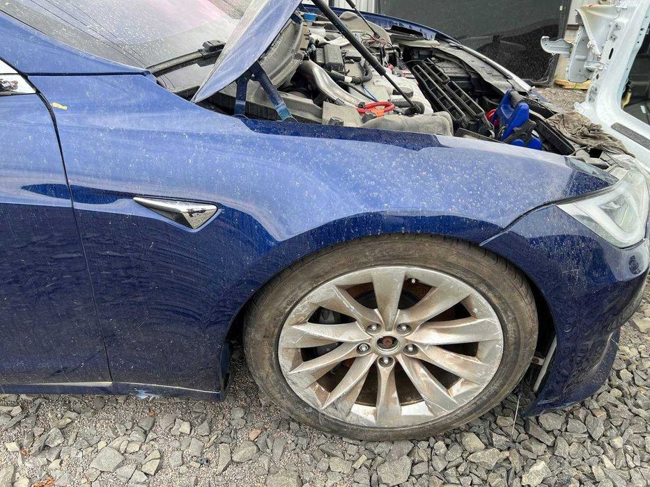 Розбірка Тесла Модел S TEsla Model S 2018- крило фара бампер капот мотор кермо РОЗБОРКА