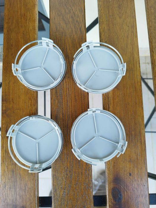 Conjunto centros de jantes Mercedes, 75mm