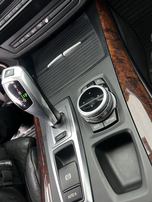 BMW X5 3.0D 35xDrive 2011 /гарна комплектація/не фарбована