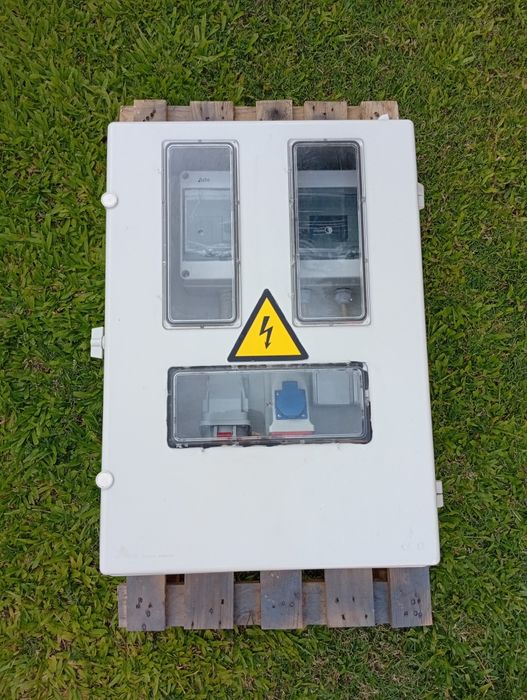 SERVIÇOS Montagem Quadros iletricos provisórios Trifásicos/Monofásicos