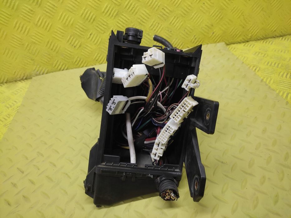 lexus rx300 3.0 v6 skrzynka bezpieczników