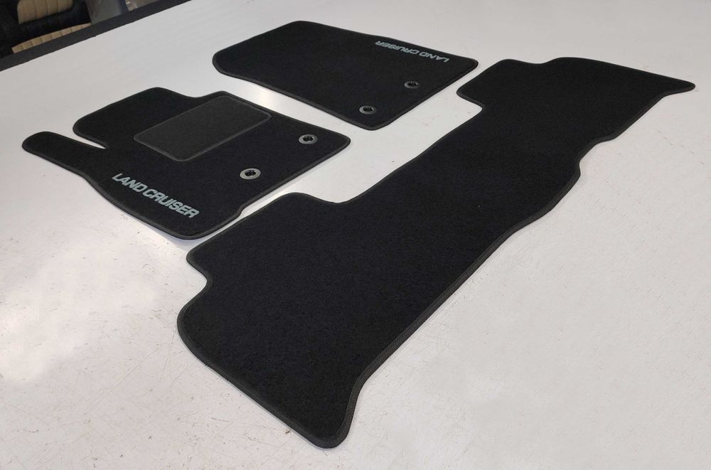 Автоковрики для Toyota Land Cruiser. Коврики для Тойота Ленд Крузер