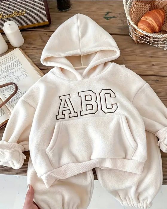 Флис на 6-7 лет 
В отличном состоянии 
300 грн