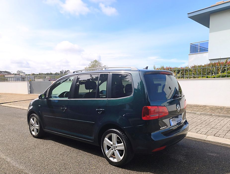 Vw Touran 2.0 TDI 140cv BlueMotion – 7 Lugares – Teto Panorâmico – Com