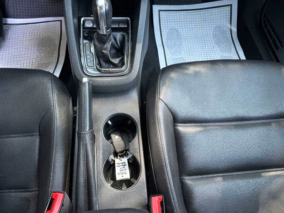 Volkswagen Jetta      2018