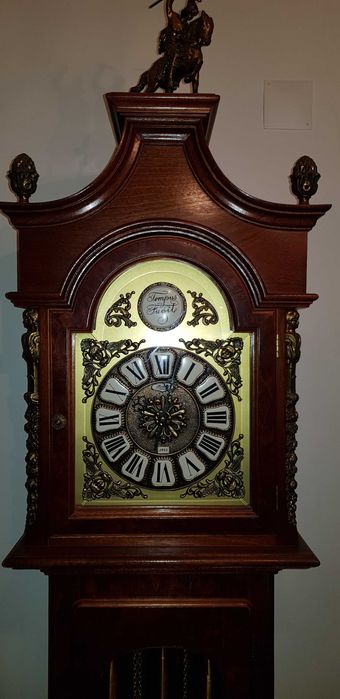 Relógio de Pé Alto-Tempus Fugit