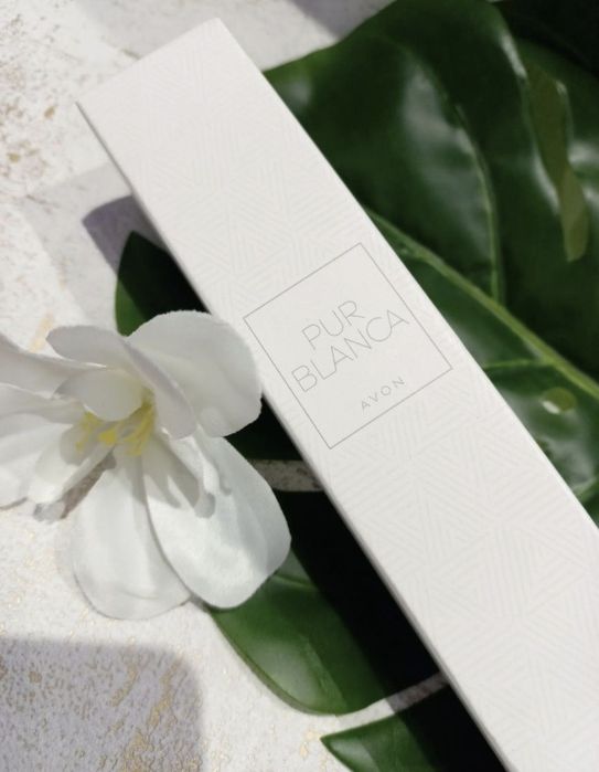 Pur Blanca woda perfumowana zapach perfumy Avon