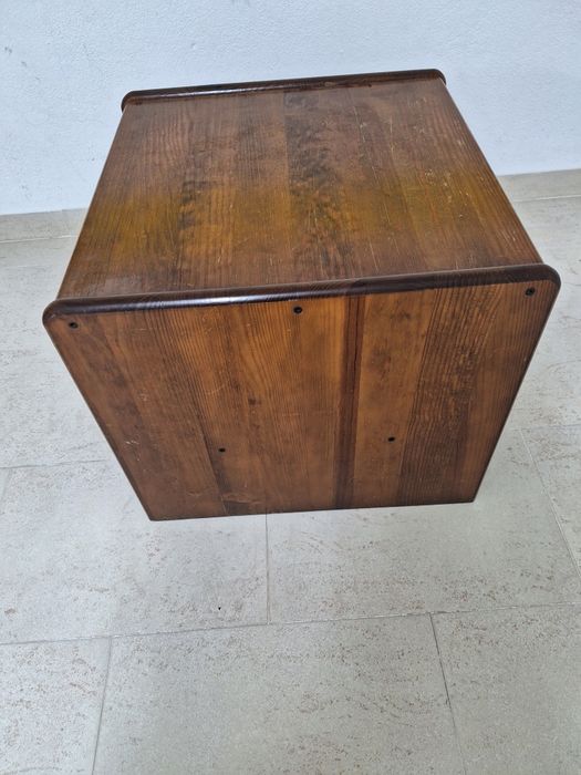 Mesa de apoio em madeira maciça