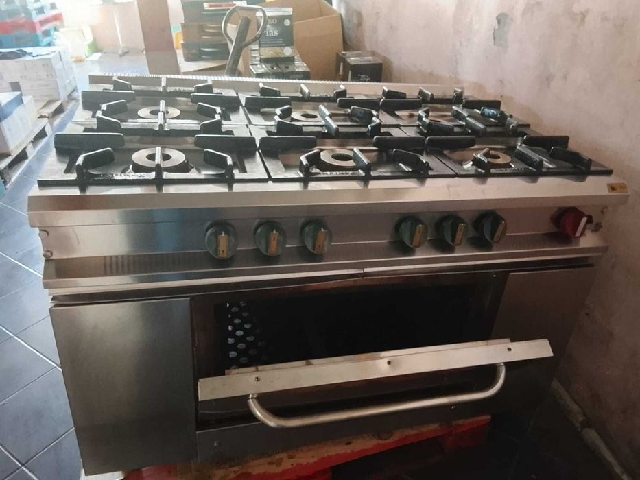 Fogão industrial de 6 bicos com forno