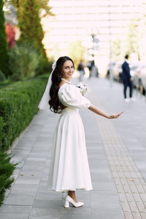 Сукня весільна, на випускний, святкова, біла, міді