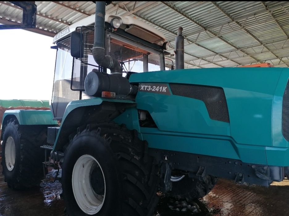Трактор    ХТЗ -241к