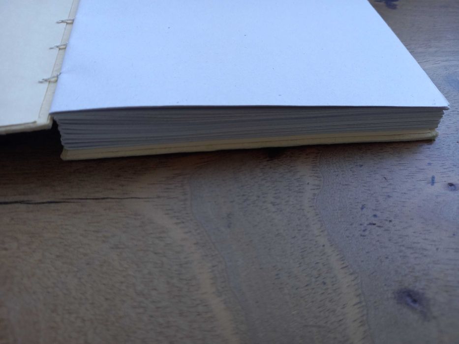 Caderno folhas lisas feito à mão