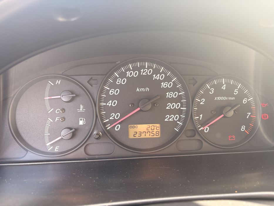 Mazda 323f 1.3 16v