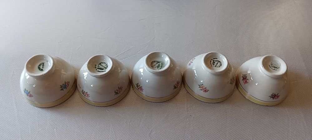 Tigelas pequenas da loiça de Sacavém