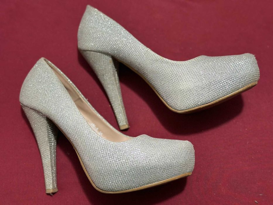 Sapatos Seaside Prateados – Nº 38 | Elegantes para Cerimónias