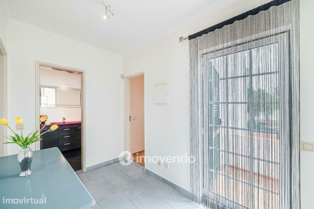 Moradia T4 com garagem e espaço exterior enorme, em Coruche