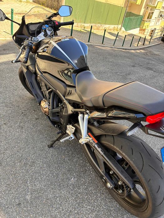 Mota CBR 650 R - 2022. Venda a particulares.