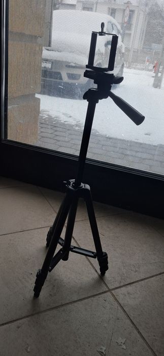 Statyw 103cm z uchwytem na telefon lampę aparat z pilotem Bluetooth