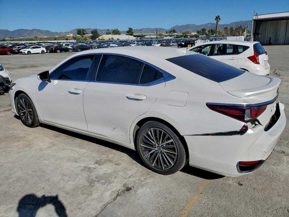 Lexus ES 300H Base 2024