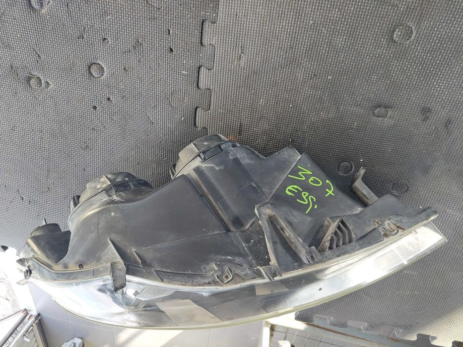 farol esq Peugeot 307