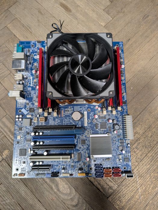 Комплект Lenovo S30 s2011 Xeon 2689 8/16 32GB DDR3