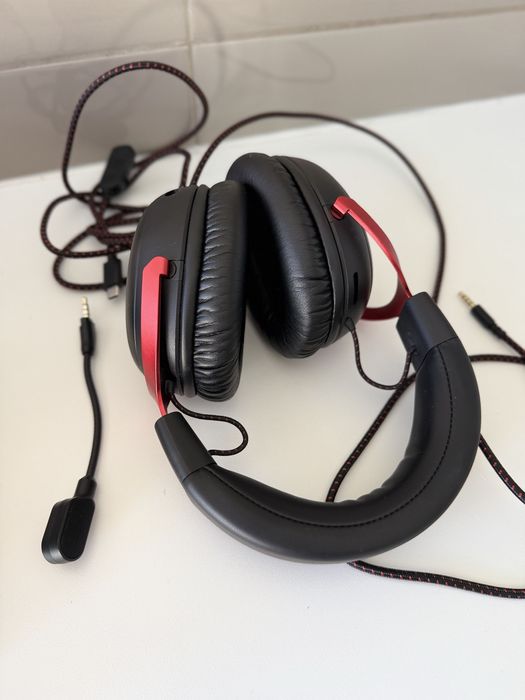 Headset Gaming HyperX Cloud III – Como Novo