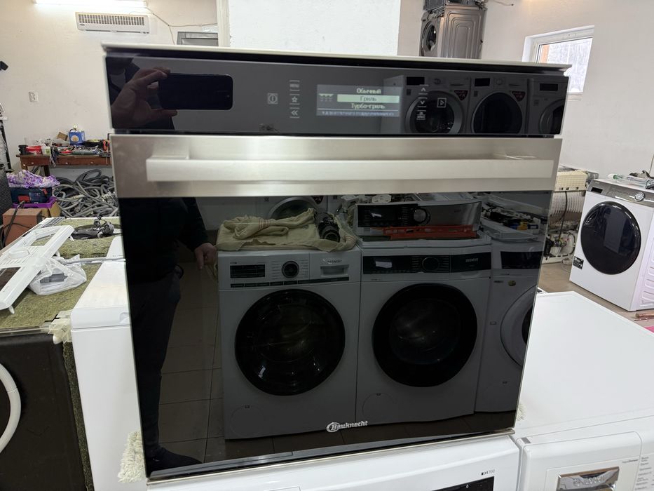 Продам духовку Bauknecht виробник Німеччина