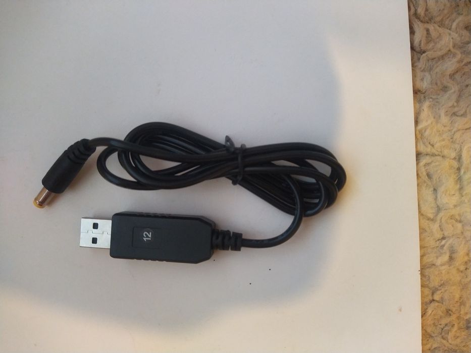 Кабель на 12 вольт до роутера.