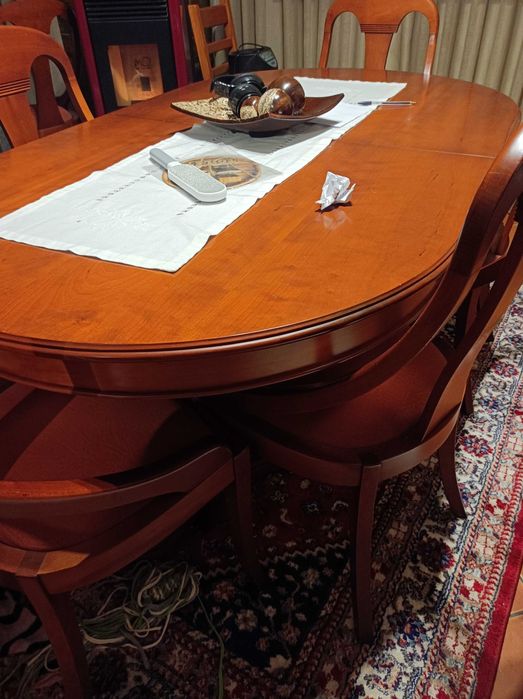Moveis e mesa sala Luís Filipe como novos PROMOÇÃO