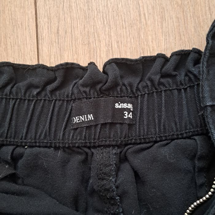 Krótkie spodenki firmy sinsay rozm.XS