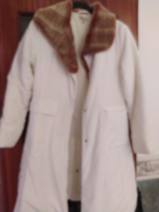 Long Women's Coat with Acrylic Collar