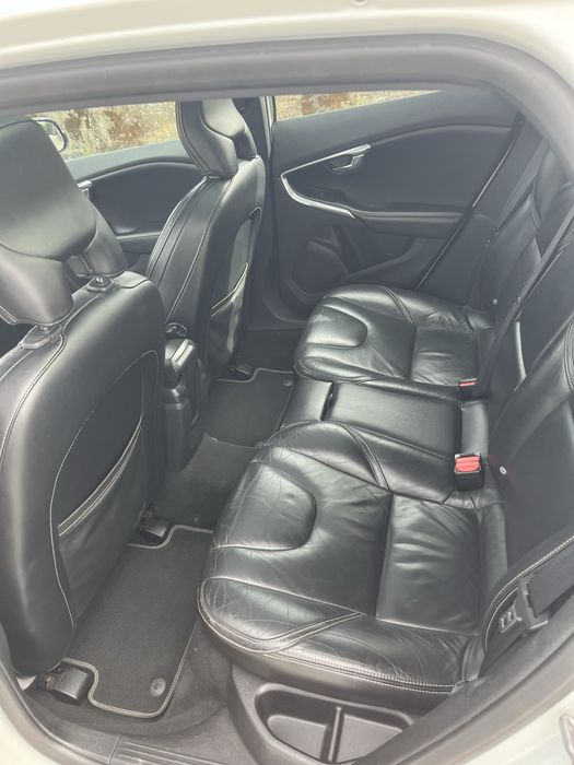 Volvo V40 D4 R design