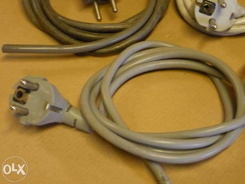 Cabos eléctricos com ficha